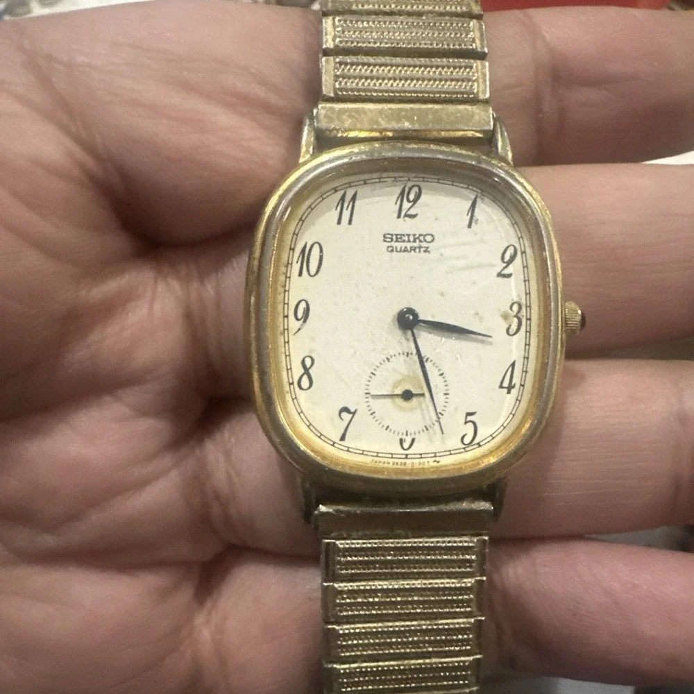 Working Vintage Seiko 2628-5029 Men's Watch Quartz Gold Tone 28.5mm Rare Runs